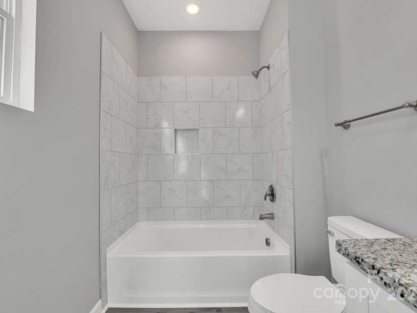 427 Queens Court, Gastonia, NC 28052.  MLS# CAR4228766, YatesRealty ID 1695. 