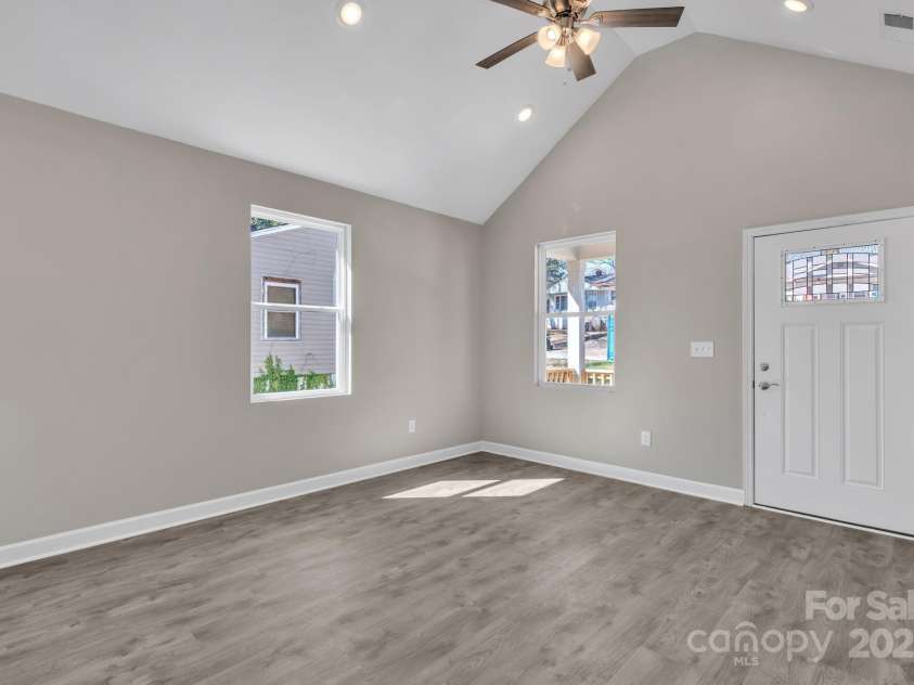 427 Queens Court, Gastonia, NC 28052.  MLS# CAR4228766, YatesRealty ID 1695. 