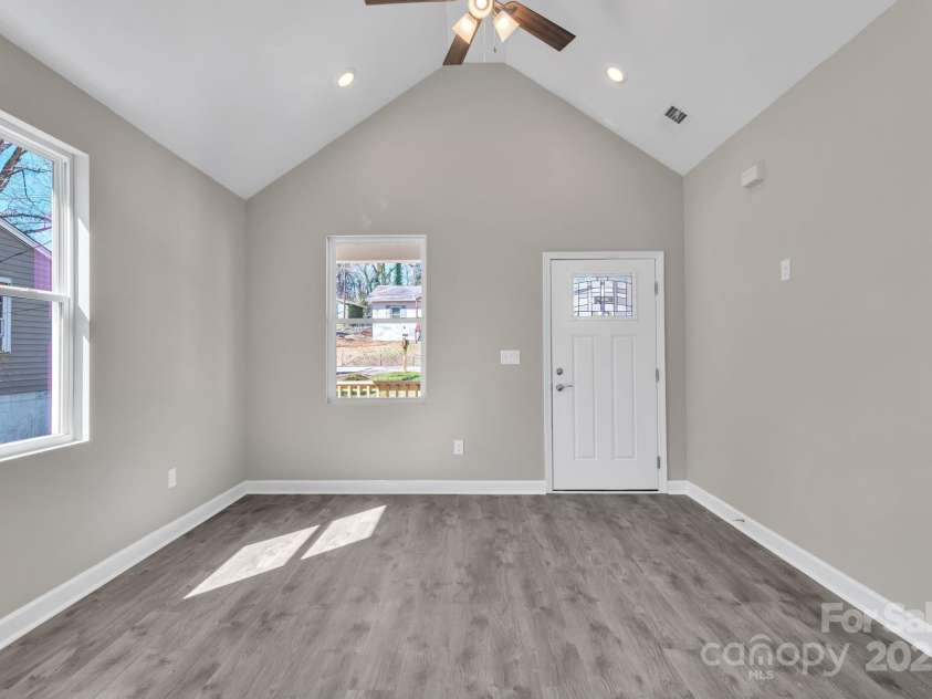 427 Queens Court, Gastonia, NC 28052.  MLS# CAR4228766, YatesRealty ID 1695. 