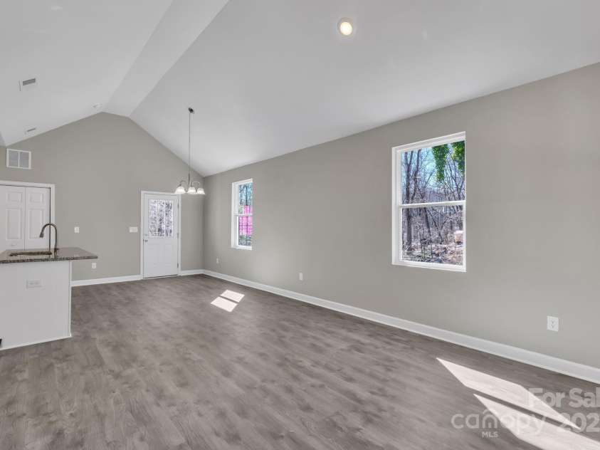 427 Queens Court, Gastonia, NC 28052.  MLS# CAR4228766, YatesRealty ID 1695. 