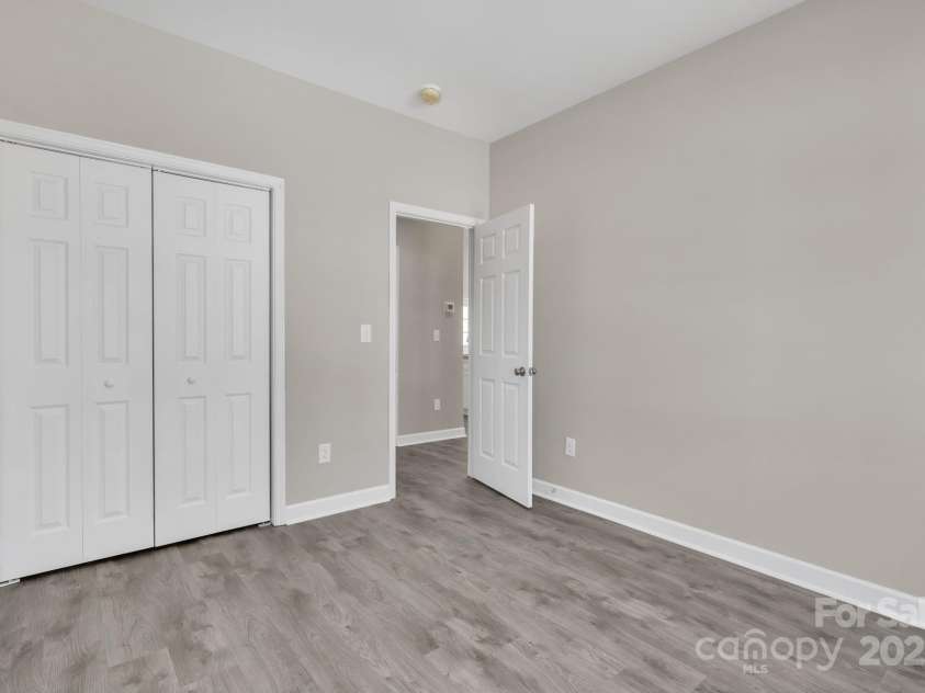 427 Queens Court, Gastonia, NC 28052.  MLS# CAR4228766, YatesRealty ID 1695. 