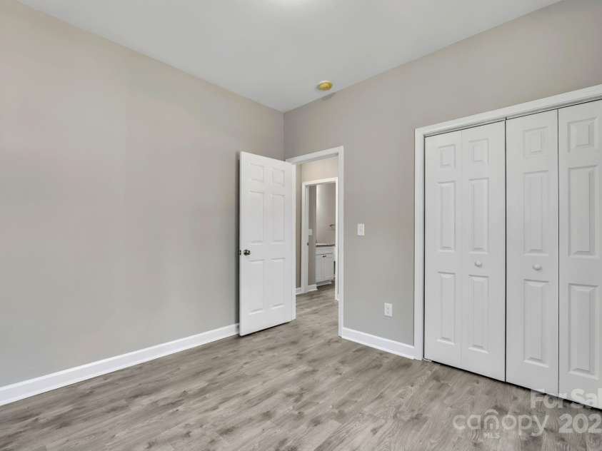 427 Queens Court, Gastonia, NC 28052.  MLS# CAR4228766, YatesRealty ID 1695. 