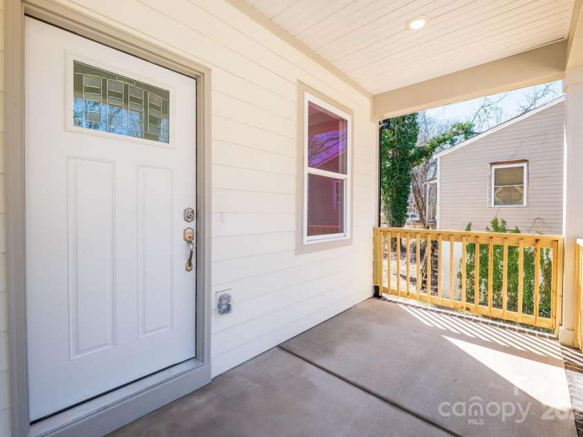 427 Queens Court, Gastonia, NC 28052.  MLS# CAR4228766, YatesRealty ID 1695. 