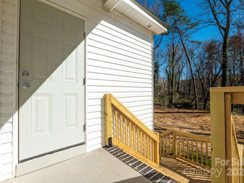 427 Queens Court, Gastonia, NC 28052.  MLS# CAR4228766, YatesRealty ID 1695. 