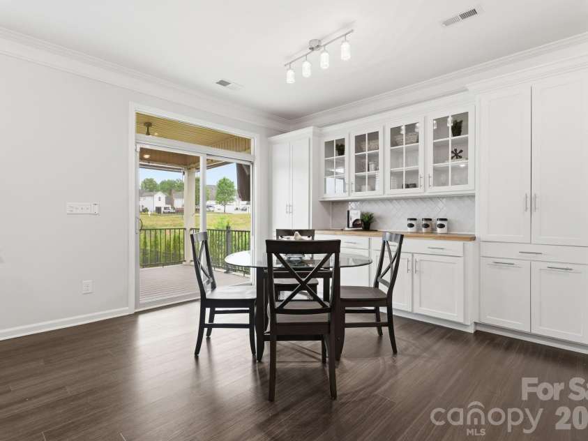 2612 Keady Mill Loop, Kannapolis, NC 28081.  MLS# CAR4318047, YatesRealty ID 16950. Breakfast Area