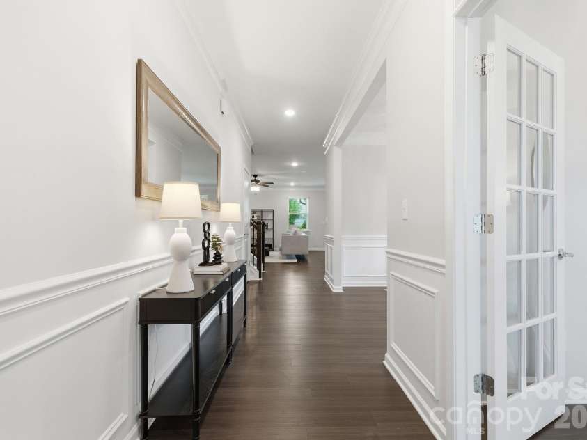 2612 Keady Mill Loop, Kannapolis, NC 28081.  MLS# CAR4318047, YatesRealty ID 16950. Entrance Foyer