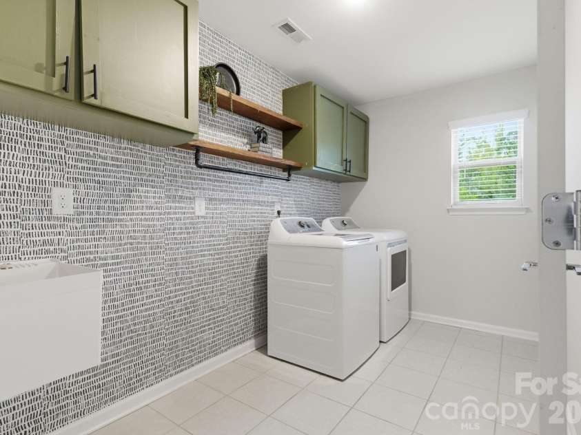 2612 Keady Mill Loop, Kannapolis, NC 28081.  MLS# CAR4318047, YatesRealty ID 16950. Laundry Room