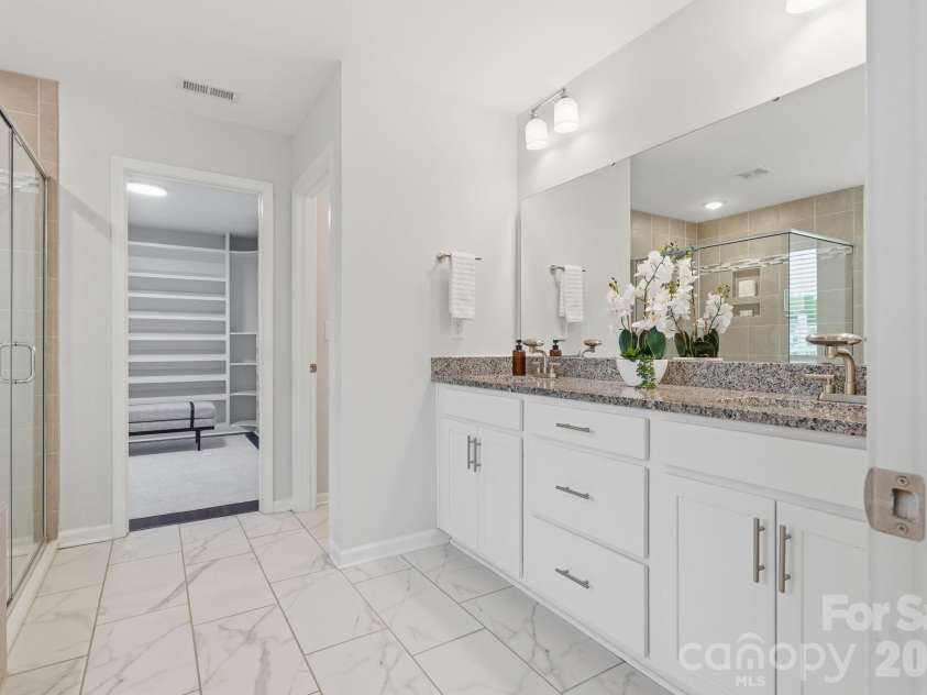 2612 Keady Mill Loop, Kannapolis, NC 28081.  MLS# CAR4318047, YatesRealty ID 16950. Primary Bathroom