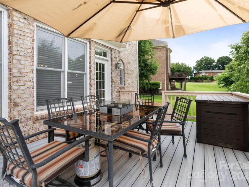 9433 Wallace Pond Drive, Huntersville, NC 28078.  MLS# CAR4257961, YatesRealty ID 16950. 