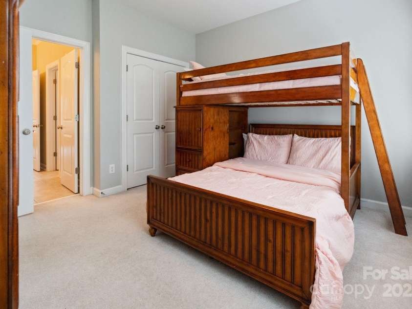 9433 Wallace Pond Drive, Huntersville, NC 28078.  MLS# CAR4257961, YatesRealty ID 16950. 