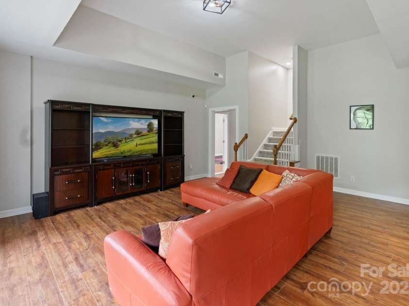 9433 Wallace Pond Drive, Huntersville, NC 28078.  MLS# CAR4257961, YatesRealty ID 16950. 