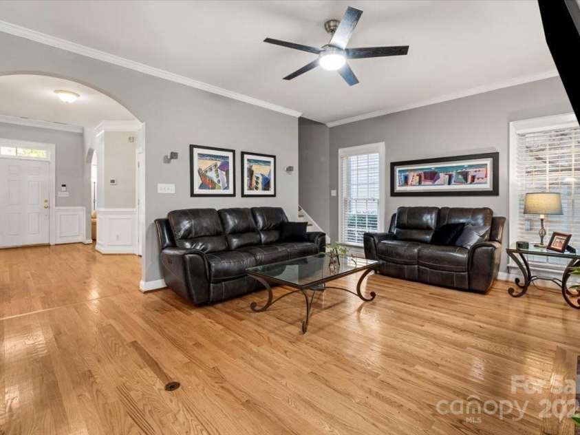 11232 Tradition View Drive, Charlotte, NC 28269.  MLS# CAR4310240, YatesRealty ID 16951. 