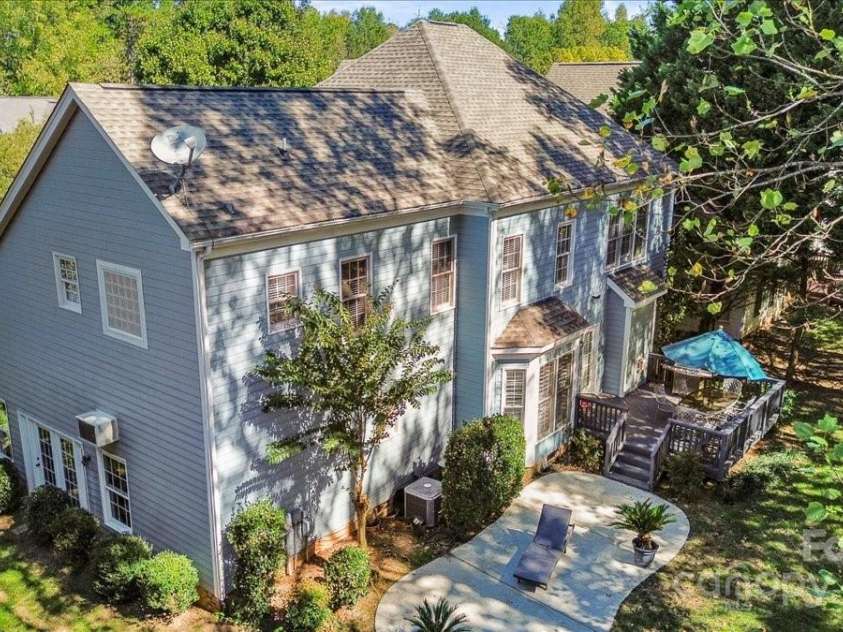 11232 Tradition View Drive, Charlotte, NC 28269.  MLS# CAR4310240, YatesRealty ID 16951. 