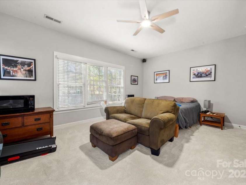 11232 Tradition View Drive, Charlotte, NC 28269.  MLS# CAR4310240, YatesRealty ID 16951. Bonus-bedroom