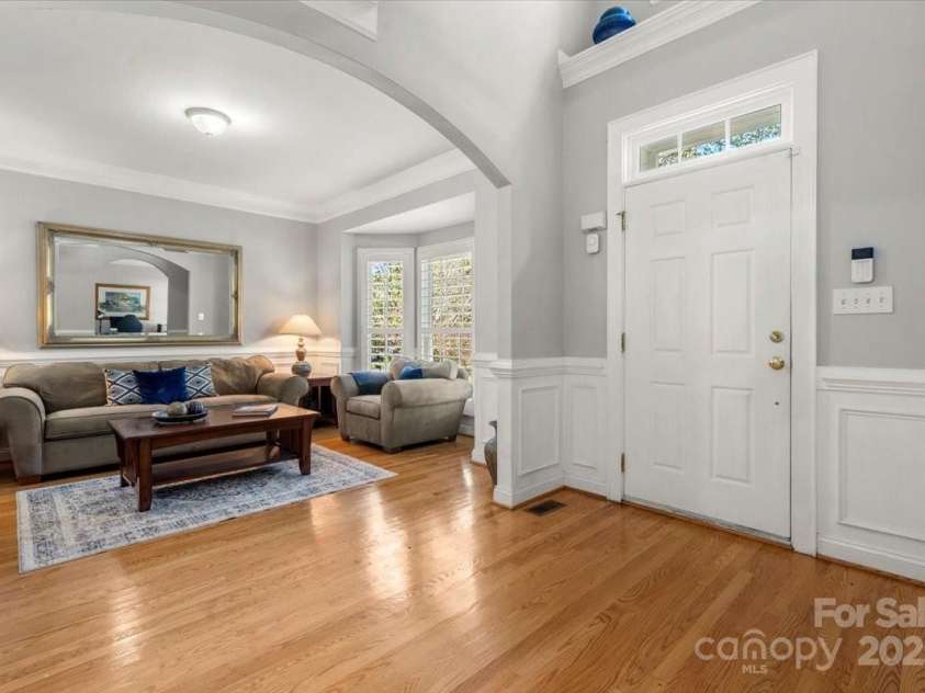 11232 Tradition View Drive, Charlotte, NC 28269.  MLS# CAR4310240, YatesRealty ID 16951. Dining-Living room