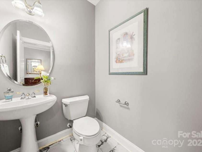 11232 Tradition View Drive, Charlotte, NC 28269.  MLS# CAR4310240, YatesRealty ID 16951. Half bath 