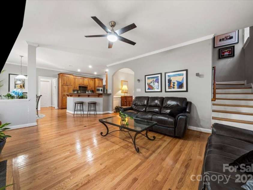 11232 Tradition View Drive, Charlotte, NC 28269.  MLS# CAR4310240, YatesRealty ID 16951. Open floor plan