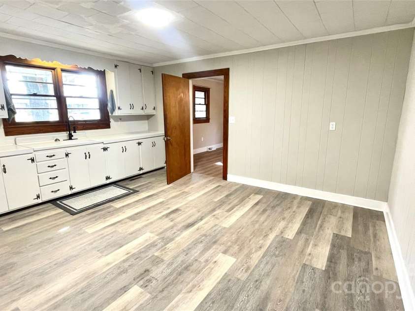 16603 NC Hwy 73 Highway, Albemarle, NC 28001.  MLS# CAR4253474, YatesRealty ID 16955. Kitchen