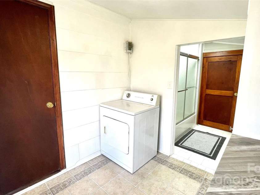 16603 NC Hwy 73 Highway, Albemarle, NC 28001.  MLS# CAR4253474, YatesRealty ID 16955. Laundry