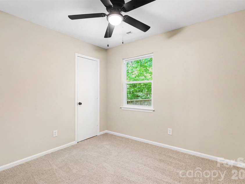 5801 Rocky Mount Court, Charlotte, NC 28214.  MLS# CAR4372194, YatesRealty ID 16955. 