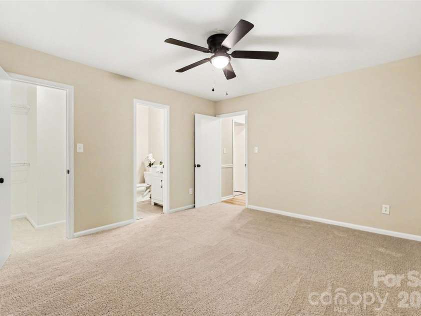 5801 Rocky Mount Court, Charlotte, NC 28214.  MLS# CAR4372194, YatesRealty ID 16955. 