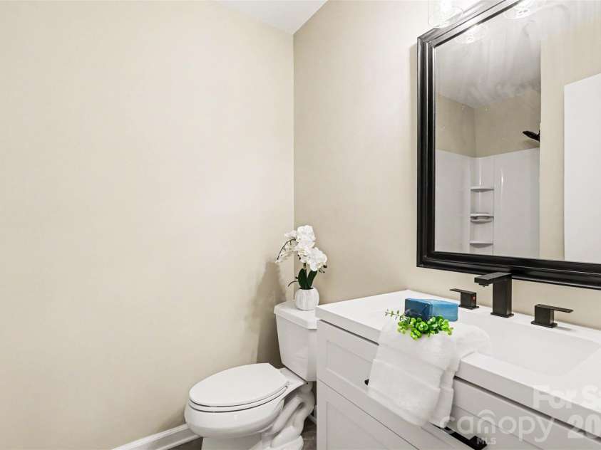 5801 Rocky Mount Court, Charlotte, NC 28214.  MLS# CAR4372194, YatesRealty ID 16955. 