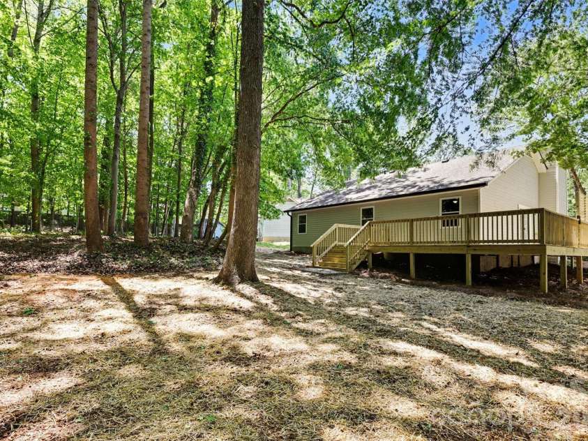 5801 Rocky Mount Court, Charlotte, NC 28214.  MLS# CAR4372194, YatesRealty ID 16955. 