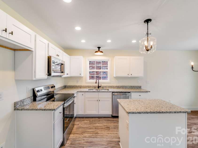 1082 Carolina Avenue Extension, Rock Hill, SC 29730.  MLS# CAR4342789, YatesRealty ID 16956. 