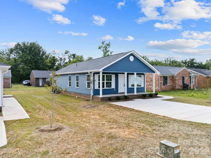 1082 Carolina Avenue Extension, Rock Hill, SC 29730.  MLS# CAR4342789, YatesRealty ID 16956. 