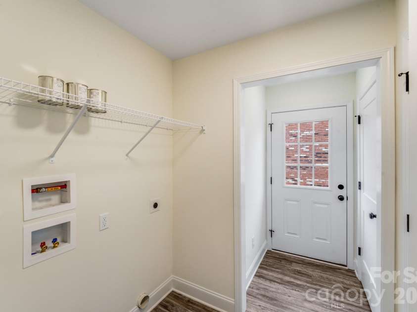 1082 Carolina Avenue Extension, Rock Hill, SC 29730.  MLS# CAR4342789, YatesRealty ID 16956. Laundry Room