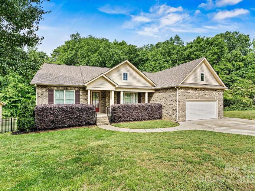 7020 Cedar Ridge Court, Mount Holly, NC 28120.  MLS# CAR4256213, YatesRealty ID 16957. 