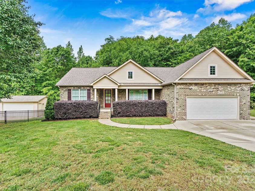 7020 Cedar Ridge Court, Mount Holly, NC 28120.  MLS# CAR4256213, YatesRealty ID 16957. Welcome to 7020 Cedar Ridge Ct, Mt Holly NC!
