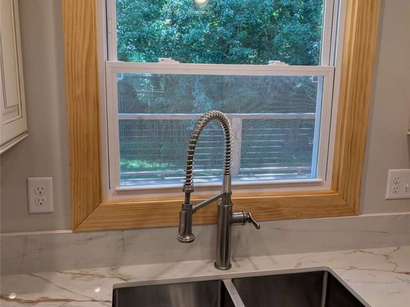 522 Brandon Road, Black Mountain, NC 28711.  MLS# CAR4404394, YatesRealty ID 16958. 