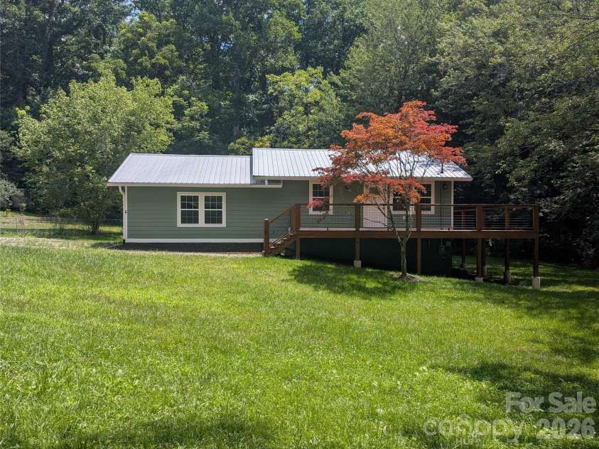 522 Brandon Road, Black Mountain, NC 28711.  MLS# CAR4404394, YatesRealty ID 16958. 