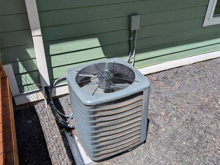 522 Brandon Road, Black Mountain, NC 28711.  MLS# CAR4404394, YatesRealty ID 16958. New Heat Pump