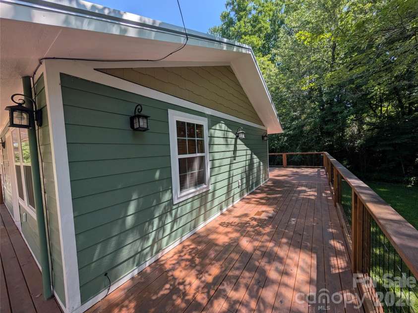 522 Brandon Road, Black Mountain, NC 28711.  MLS# CAR4404394, YatesRealty ID 16958. Side Deck