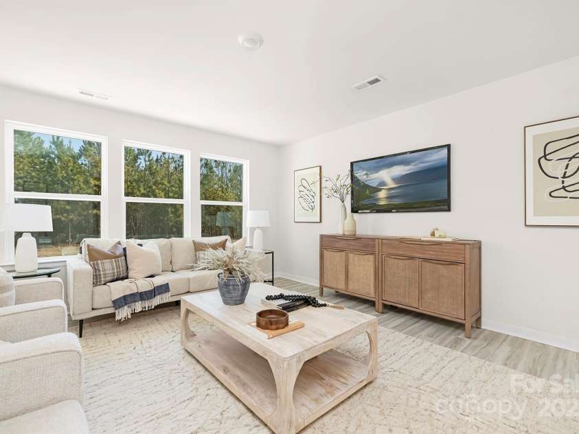 822 Naughton Street, Chester, SC 29706.  MLS# CAR4256739, YatesRealty ID 16958. Family Room