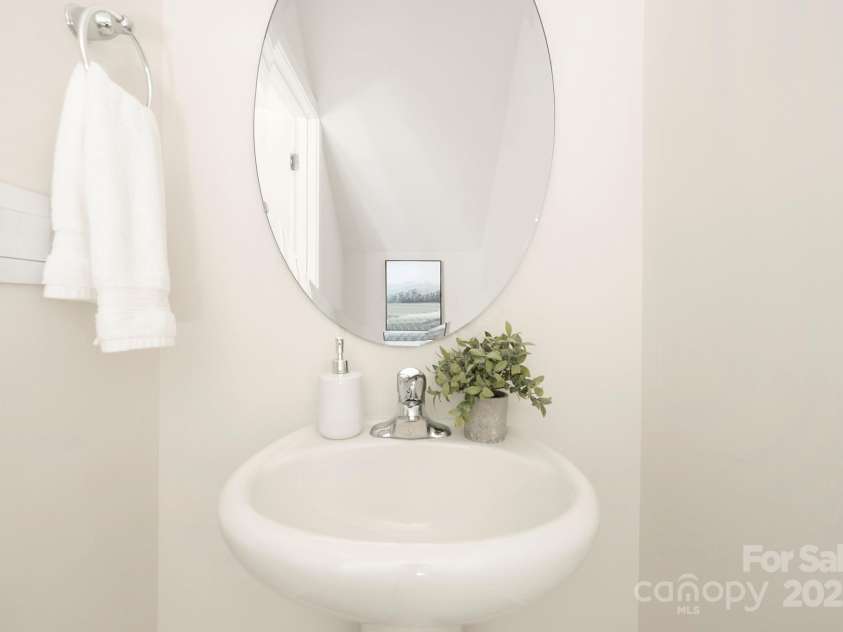 822 Naughton Street, Chester, SC 29706.  MLS# CAR4256739, YatesRealty ID 16958. Powder Room