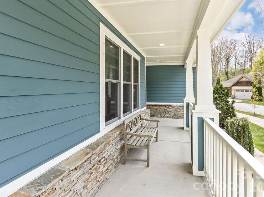 35 Pinebrook Club Drive, Asheville, NC 28804.  MLS# CAR4368256, YatesRealty ID 16959. 