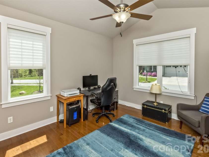 35 Pinebrook Club Drive, Asheville, NC 28804.  MLS# CAR4368256, YatesRealty ID 16959. 