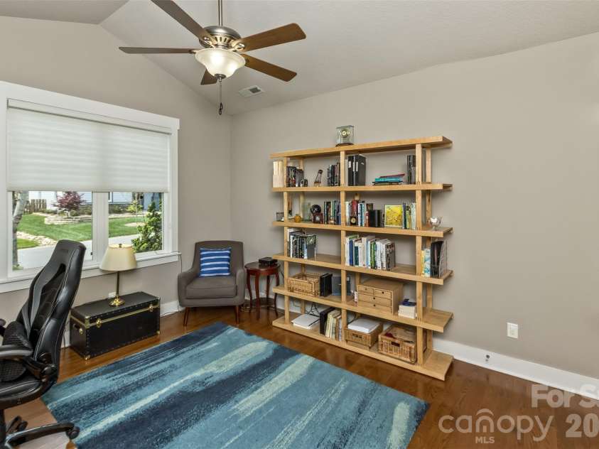 35 Pinebrook Club Drive, Asheville, NC 28804.  MLS# CAR4368256, YatesRealty ID 16959. 