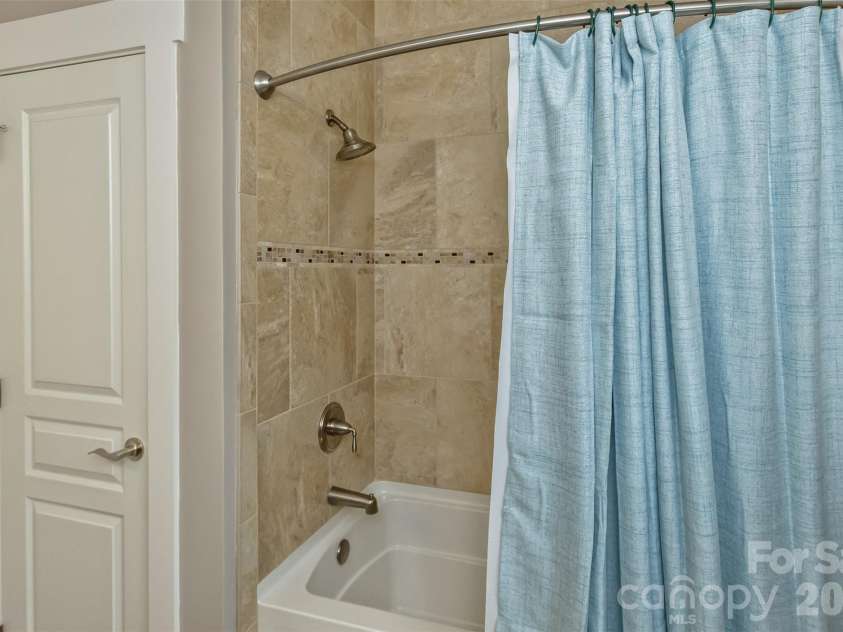 35 Pinebrook Club Drive, Asheville, NC 28804.  MLS# CAR4368256, YatesRealty ID 16959. 