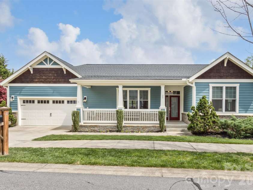 35 Pinebrook Club Drive, Asheville, NC 28804.  MLS# CAR4368256, YatesRealty ID 16959. 