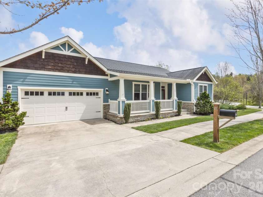 35 Pinebrook Club Drive, Asheville, NC 28804.  MLS# CAR4368256, YatesRealty ID 16959. 
