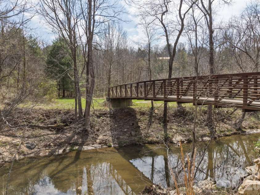 35 Pinebrook Club Drive, Asheville, NC 28804.  MLS# CAR4368256, YatesRealty ID 16959. Community