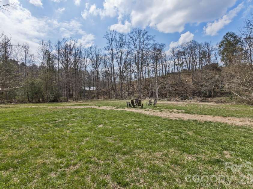 35 Pinebrook Club Drive, Asheville, NC 28804.  MLS# CAR4368256, YatesRealty ID 16959. Community