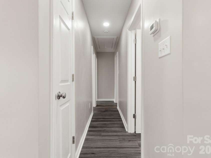 624 Northway Drive, Charlotte, NC 28208.  MLS# CAR4347333, YatesRealty ID 16961. 