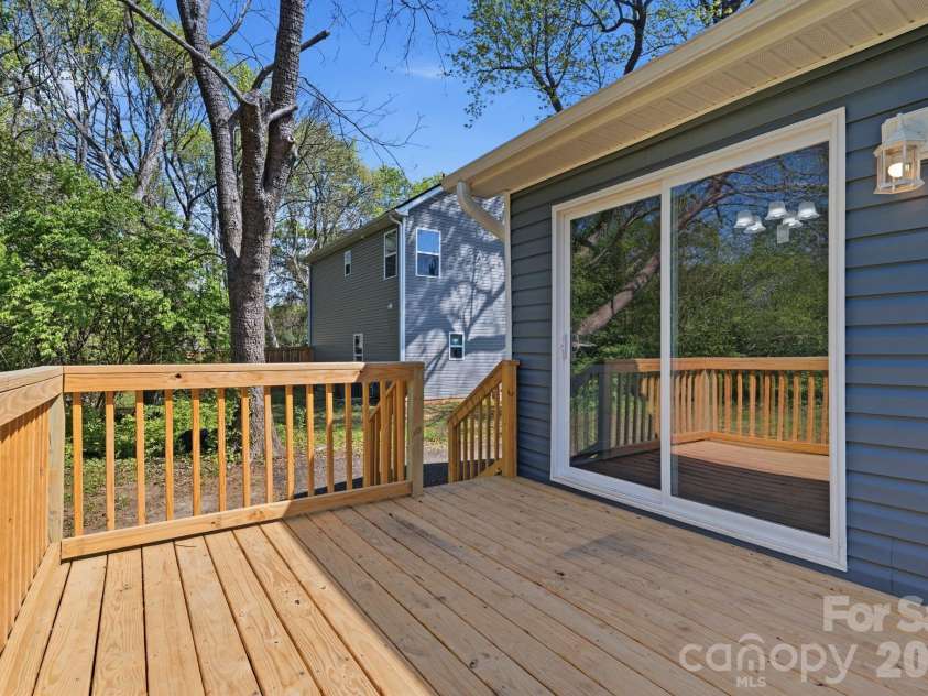 624 Northway Drive, Charlotte, NC 28208.  MLS# CAR4347333, YatesRealty ID 16961. 