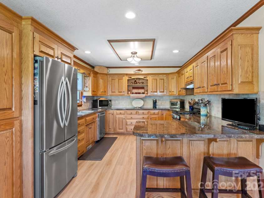 250 Huey Road, Marshall, NC 28753.  MLS# CAR4263005, YatesRealty ID 16962. 