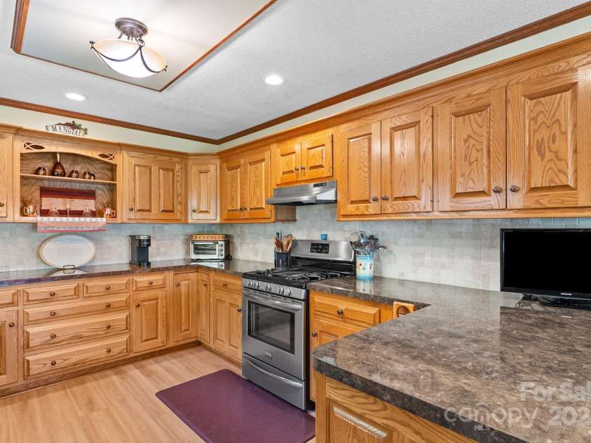 250 Huey Road, Marshall, NC 28753.  MLS# CAR4263005, YatesRealty ID 16962. 